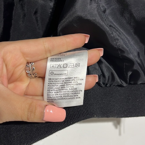 H&M Black Mickey Mouse Bomber Jacket With Jersey Hood Size 4-6 Months - Picture 7 of 7